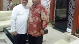 Ketua Dewan Pembina Yayasan Maraqitta'limat Nusa Tenggara Barat DR TGH Hazmi Hamzar SH MH CIL usai silaturahmi dan dialog dengan Wakil Menteri Agama Republik Indonesia, KH Muhammad Zainuttauhid Saadi, di ruang kerjanya, Senin (11/11)